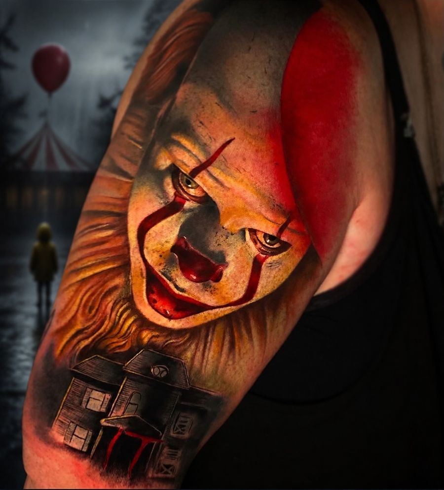 Tatuaje de realismo a color de un personaje de cine de terror